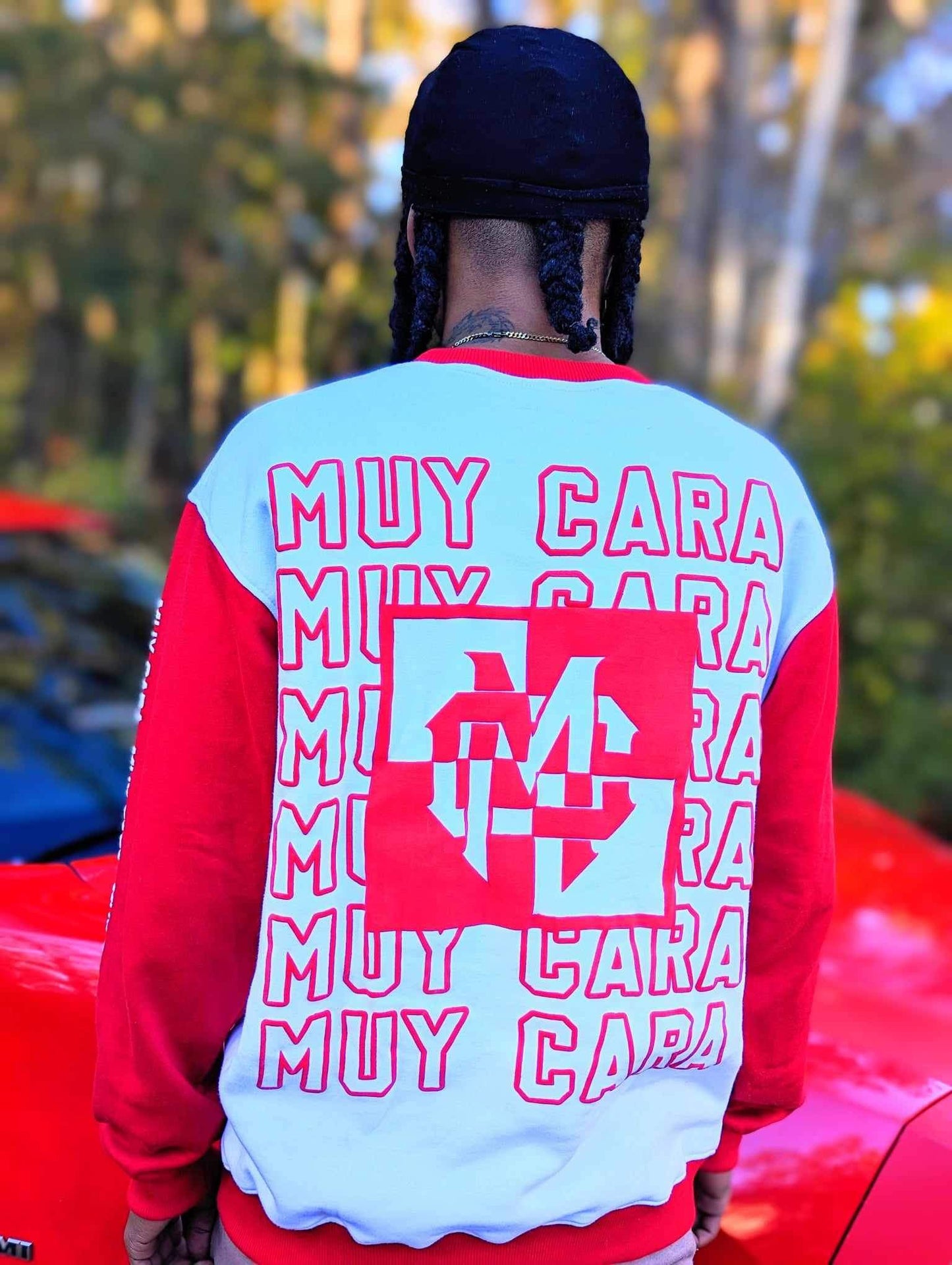 Red and White Crewneck - www.muycara.com