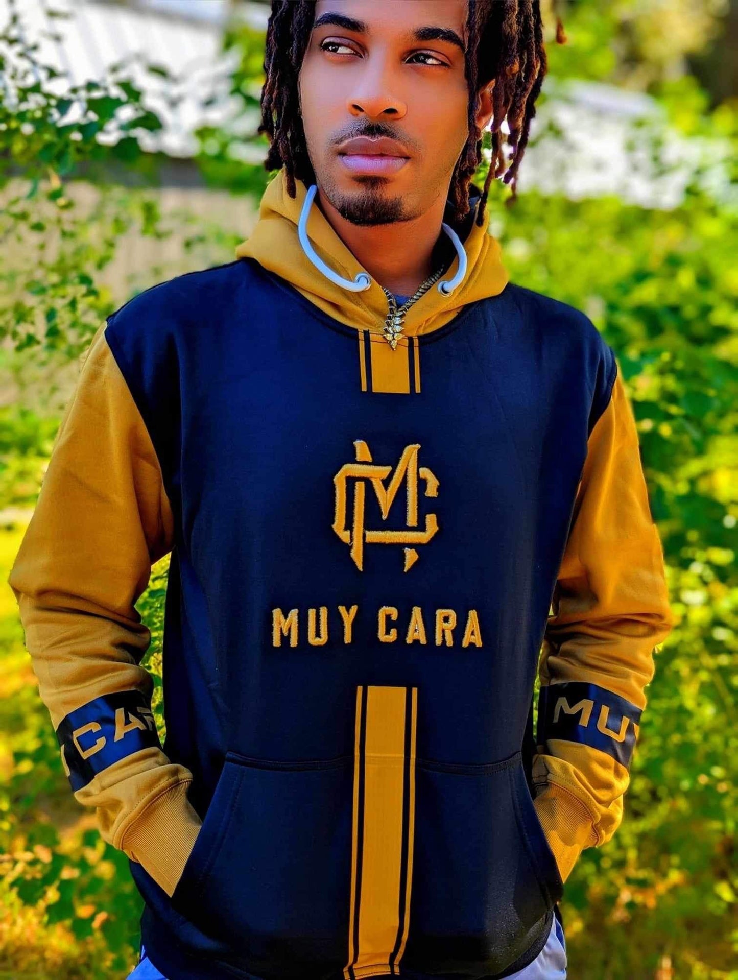 ( NEW RELEASE) Black & Gold Hoody - www.muycara.com