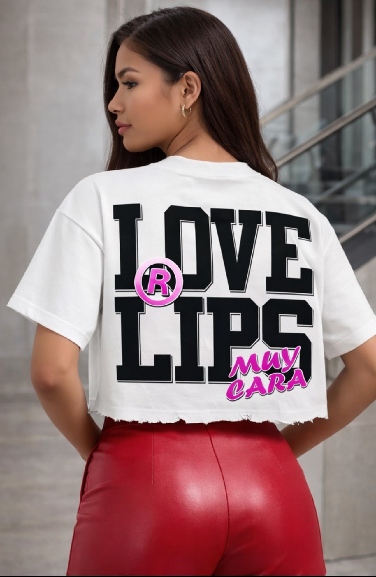 Muy Cara Women’s Oversized Bold Lips Graphic Tee – Luxury Streetwear Crop with Distressed Statement Detail