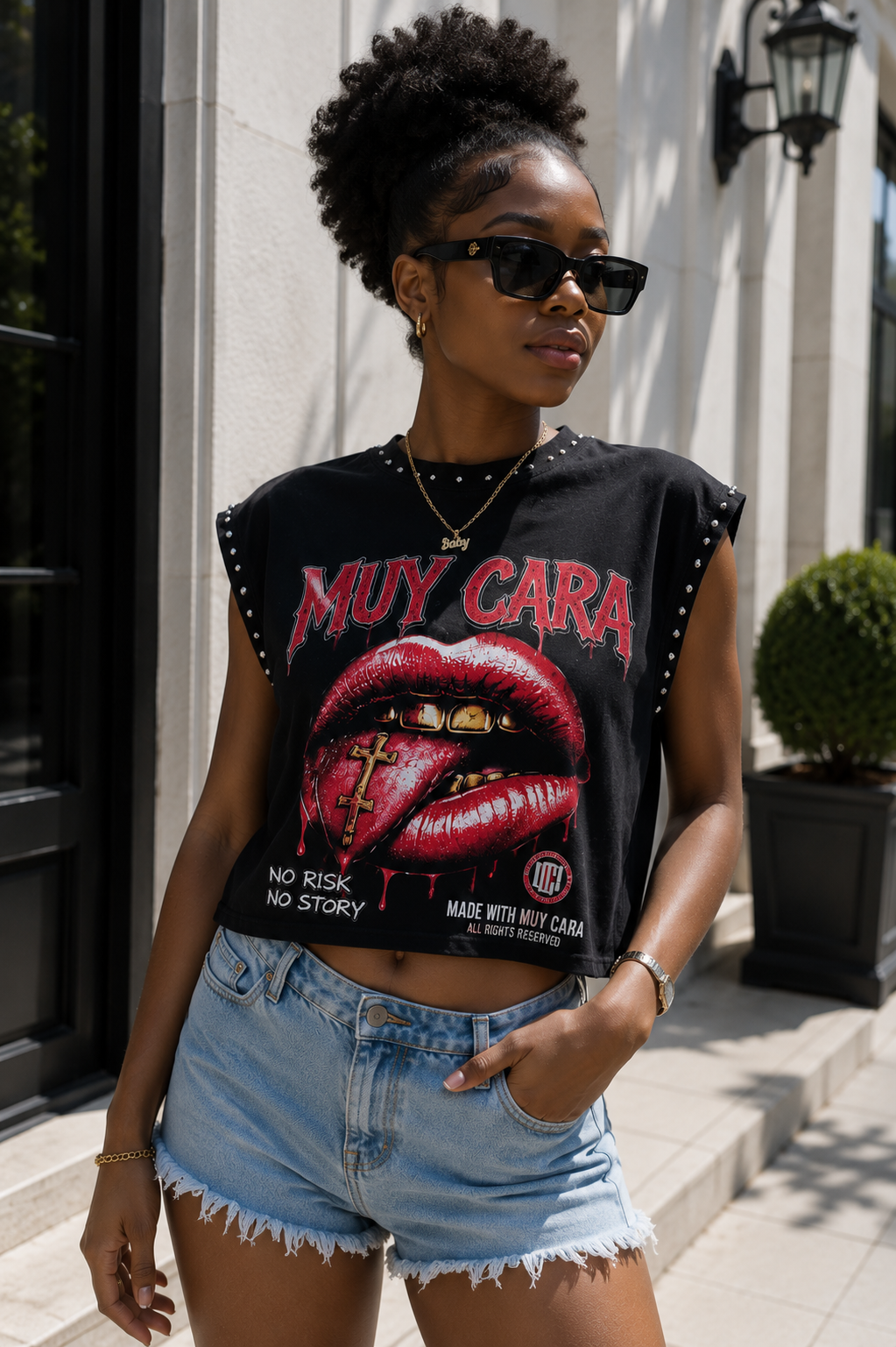 Muy Cara Luxury Lips Graphic Crop Top – Rhinestone Streetwear Shirt, Designer Women’s Urban Fashion Tee